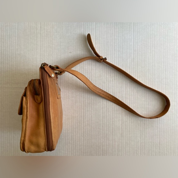 Fossil Explorer Crossbody Natural Tan - Picture 5 of 14